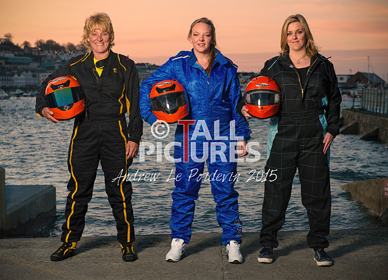 Powerboat Girls-1_FINAL - THE 2015 LADY RACERS DO GLAMOUR...