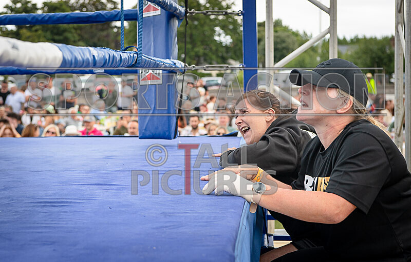 BOUT 9- Lauren Thunder Damage Hallett v Dee the Machine Marsden-14 - BOUT 9- Lauren 'Thunder Damage' Hallett v Dee 'the Machine' Marsden
