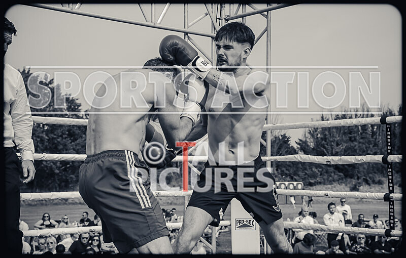 BOUT 2 - Roland 30 Seconds Archer v Sam Heart Breaker Catto-8 - BOUT 2 - Roland '30 Seconds' Archer v Sam 'Heart Breaker' Catto