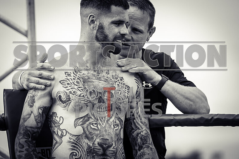 BOUT 14- Koen Kraken Le Prevost v Alec the Bomber Bailey-9 - BOUT 14- Koen 'Kraken' Le Prevost v Alec 'the Bomber' Bailey