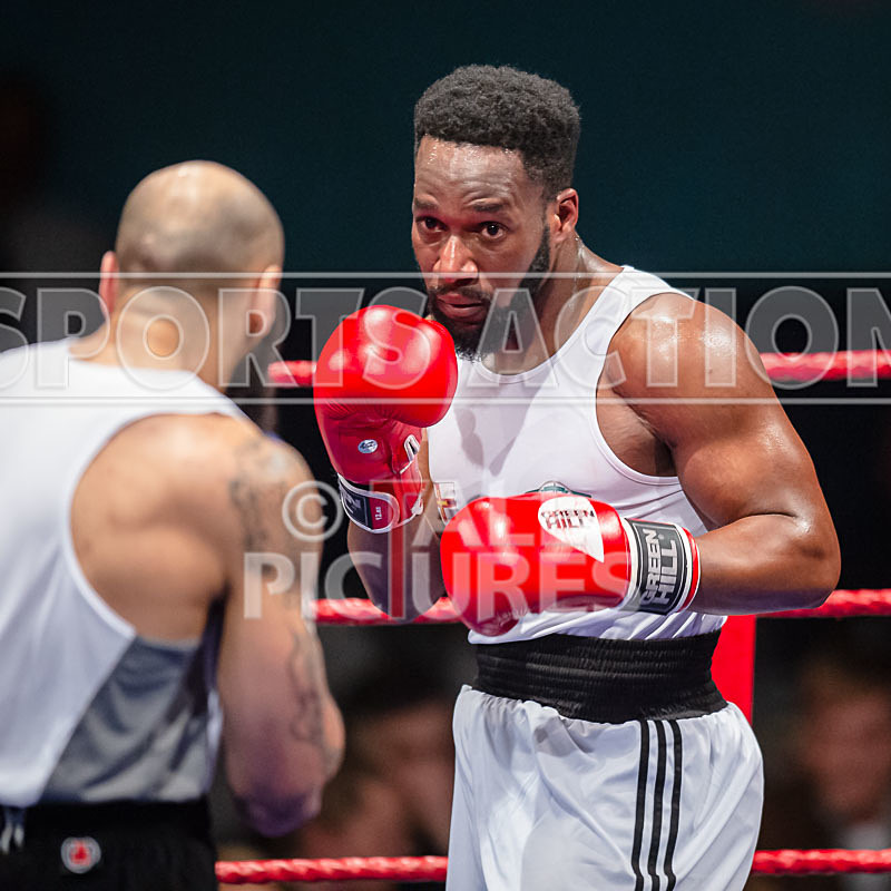 BOUT-13 - Oblie Botchway v Lewis Oakford-5 - BOUT-13 - Oblie Botchway v Lewis Oakford