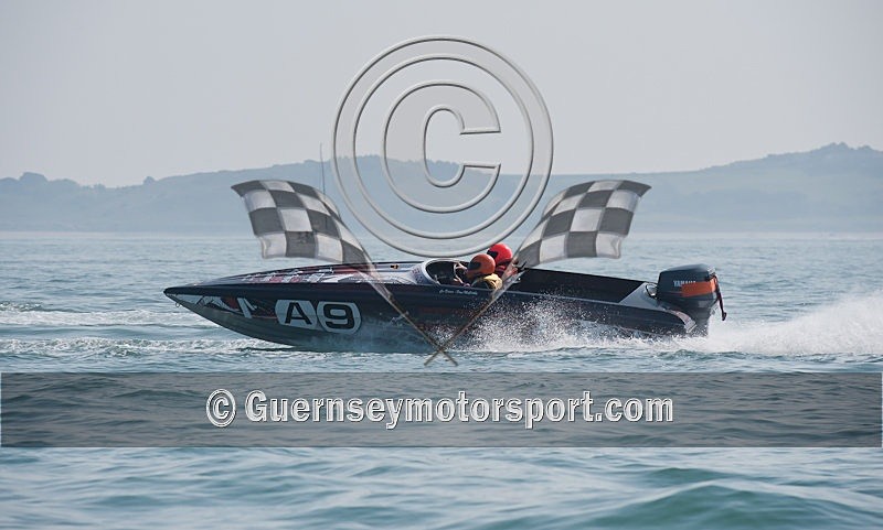 Powerboat_2011_Round-1-42 - ROUND-1 NORTH BEACH OUTER