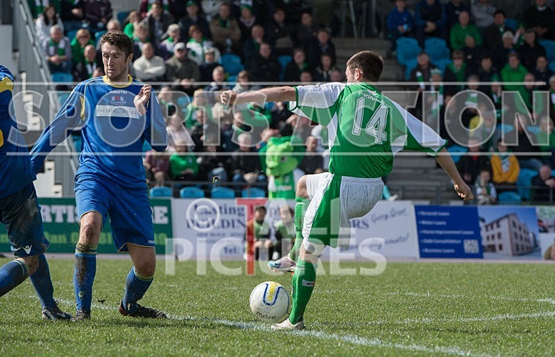 Guernsey FC v Raynes Park Vale-120 - GUERNSEY FC v RAYNES PARK VALE
