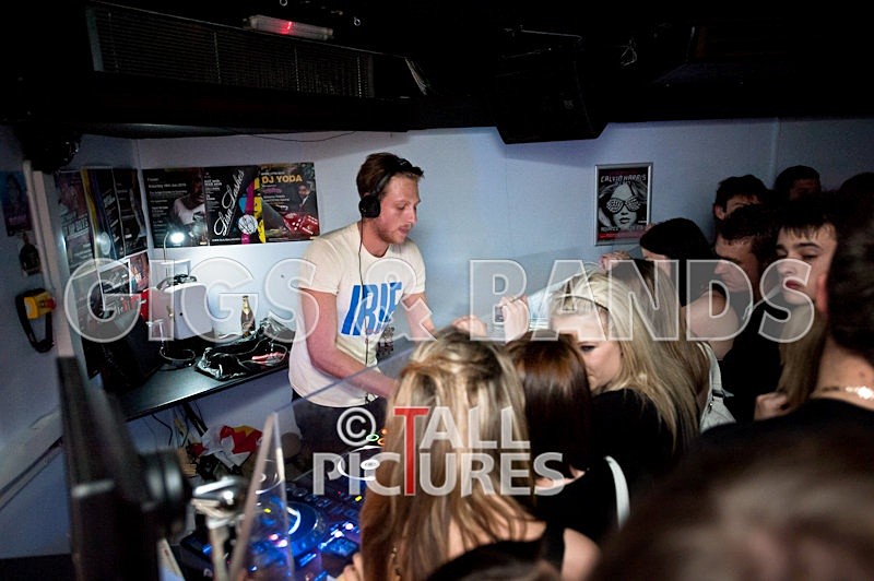 Calvin Harris-2 - CALVIN HARRIS