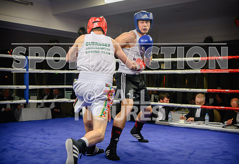 BOUT- 5_Ethan Le Moignan v Adrian Salmonowicz-6 - BOUT 5_Ethan Le Moignan v Adrian Salmonowicz