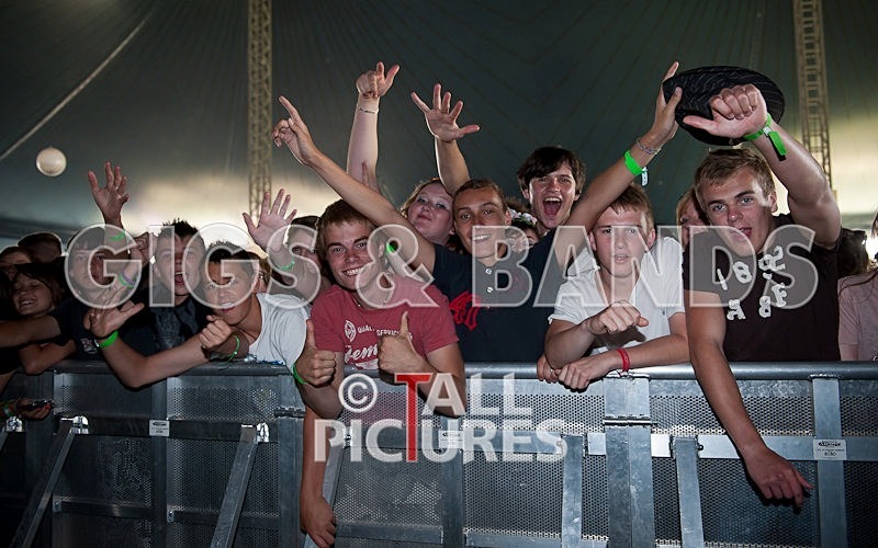 Guernsey Festival Scene-26 - THE GUERNSEY FESTIVAL ATMOSPHERE AND SCENE