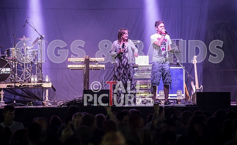 Guernsey Live_Scene 2012-13 - JANICE LONG & WES BUTTERS