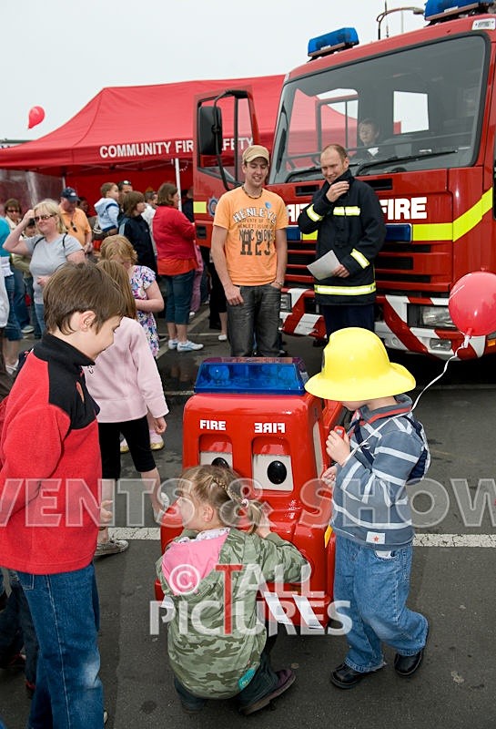 Lib Day08-120 - 2008 DAYTIME ATMOSPHERE