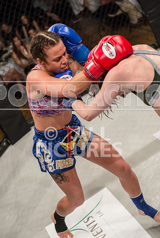 Stephanie Douglas v Lauren Sillence-23 - BOUT 6