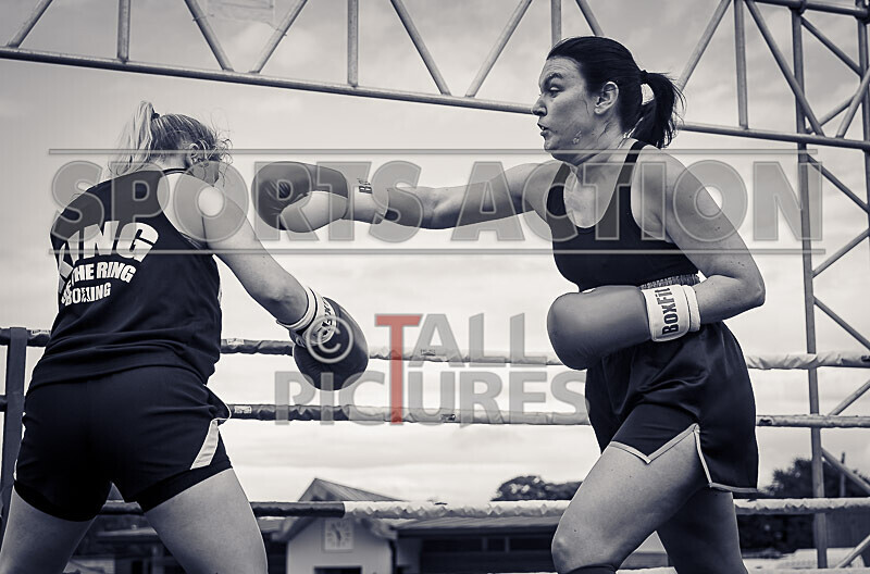 BOUT 9- Lauren Thunder Damage Hallett v Dee the Machine Marsden-17 - BOUT 9- Lauren 'Thunder Damage' Hallett v Dee 'the Machine' Marsden