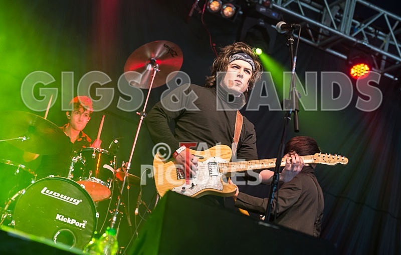 Raising Maisie-15 - RAISING MAISIE