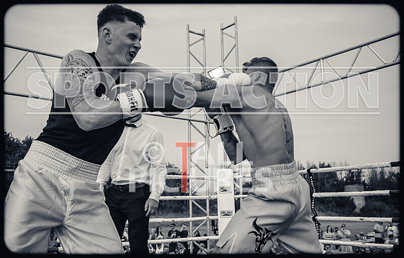 BOUT 11 - Raging Bull Jay Rive v Reece the Bomber Blondel-70 - BOUT 11 - 'Raging Bull' Jay Rive v Reece 'the Bomber' Blondel