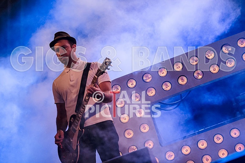 Chase  Status-30 - CHASE & STATUS