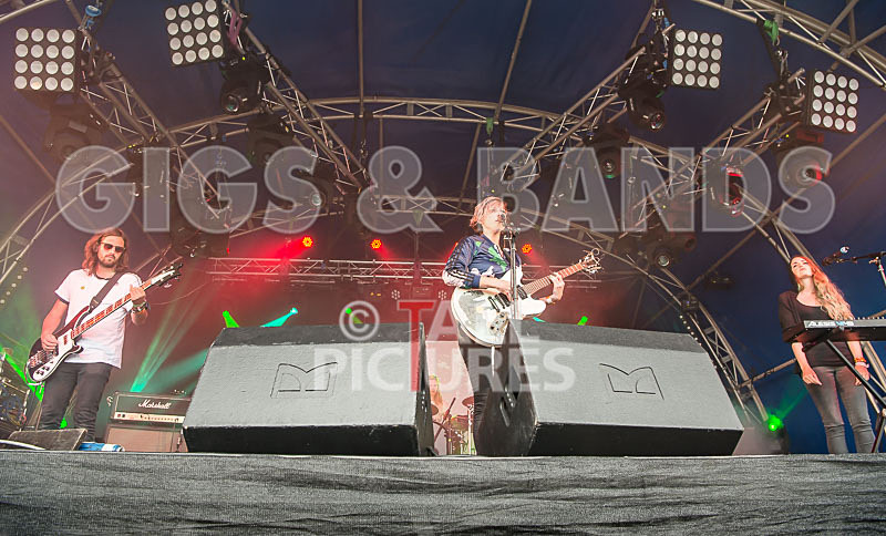 She Drew the Gun-17 - SHE DREW THE GUN