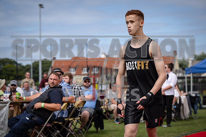 BOUT 3- Martin the not so Raging Bull Le Prevost v Ben Hizzy Hislop-2 - BOUT 3- Martin 'the not so Raging Bull' Le Prevost v Ben 'Hizzy' Hislop