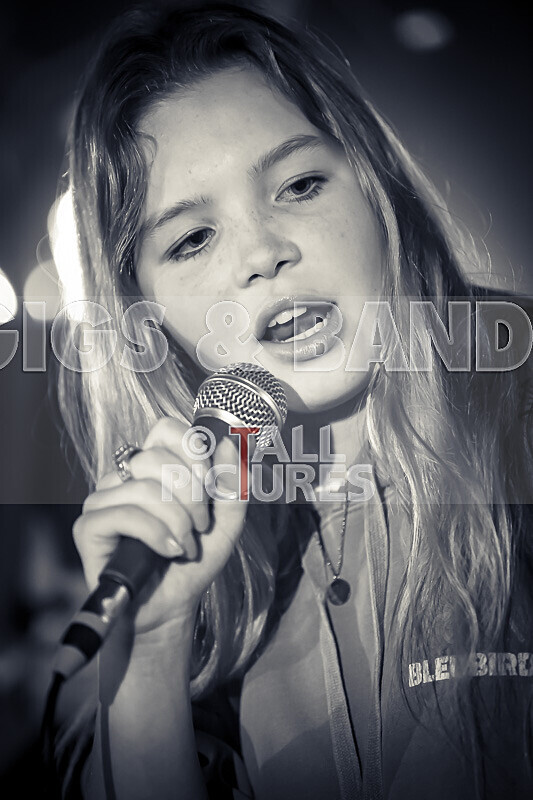 Motionless-33 - MOTIONLESS