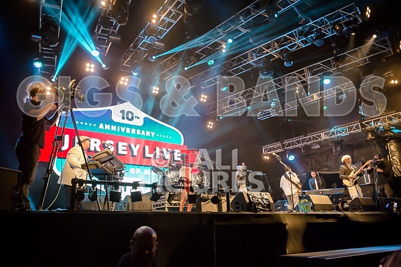 Chic Featuring Nile Rodgers-80 - CHIC FEATURING NILE RODGERS