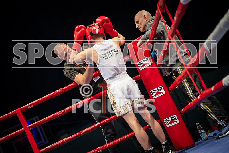 BOUT 3- Arnie Watson v Marillous Kelly-5 - BOUT 3: Arnie Watson v Marillous Kelly