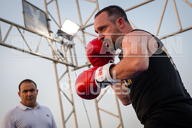 BOUT 15 - Alec -the Bomber- Bailey v Owen Poynder-27 - BOUT 15 - Alec 'the Bomber' Bailey v Owen Poynder