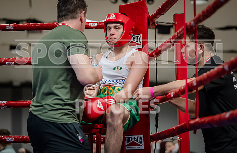 BOUT 4 - Ross Vining v Lewis Oyler-11 - BOUT 4 - Ross Vining v Lewis Oyler