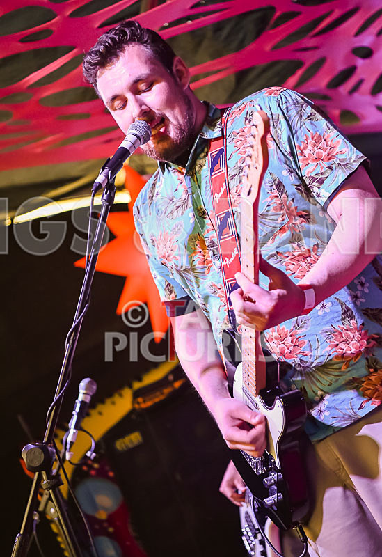 Honest Crooks-142 - HONEST CROOKS