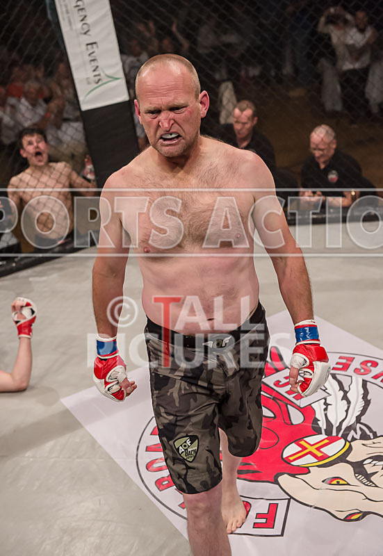Shane Bentley v Jesse James-25 - BOUT 12