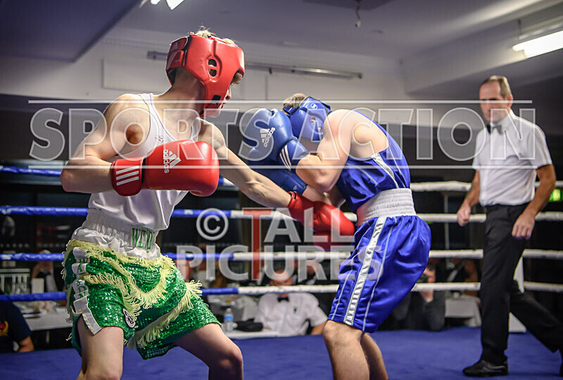 BOUT 3- Arnie Watson v Arthur Tipping-46 - BOUT 3 - Arnie Watson v Arthur Tipping