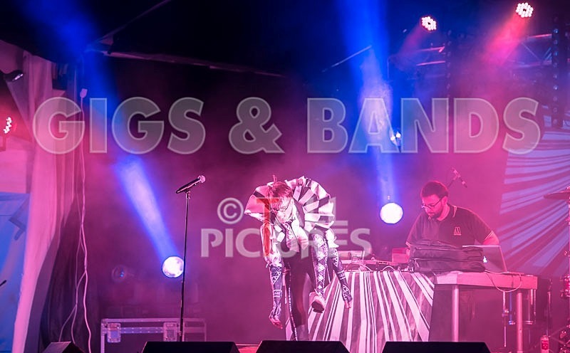 The Correspondants-22 - THE CORRESPONDANTS