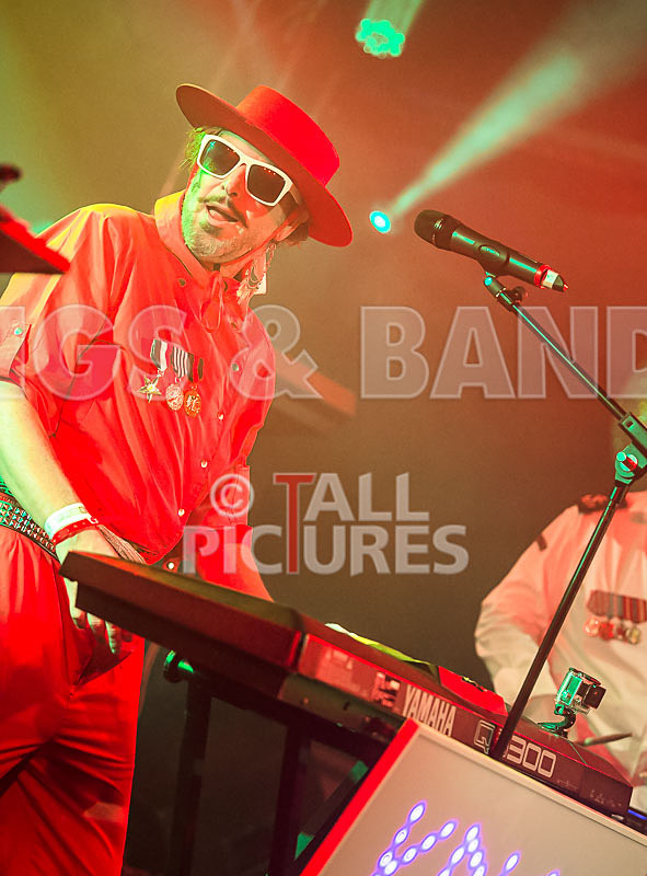 Fade2Grey-387 - FADE2GREY