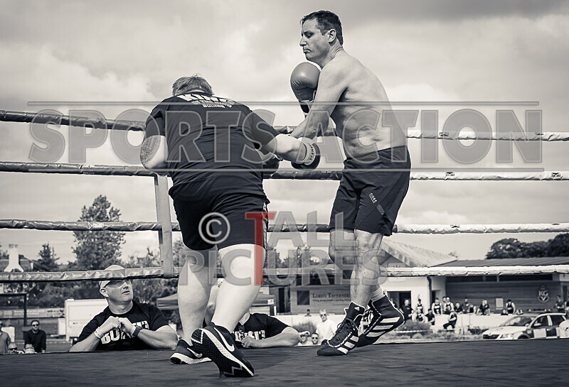 BOUT 4- Rollo 9 and a Half Digits v Tony Foxey Fox-23 - BOUT 4- Rollo '9 and a Half Digits' v Tony 'Foxey' Fox