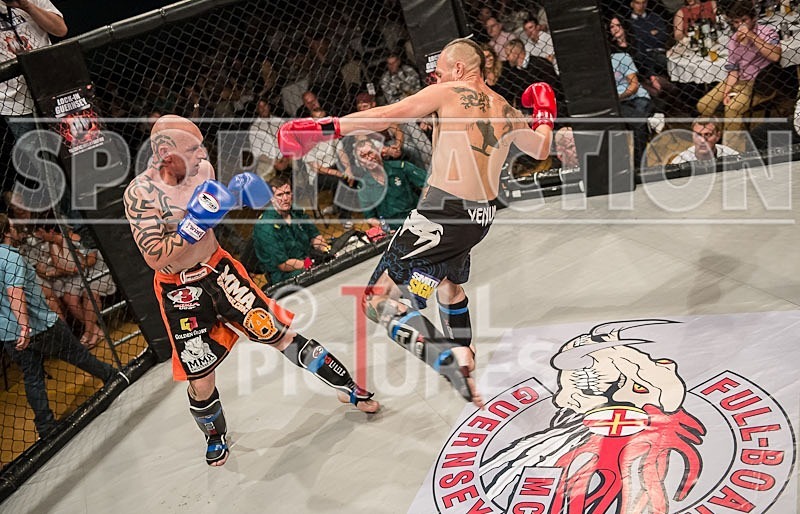 Cage Fighting_2012_Bout 10-34 - BOUT-10