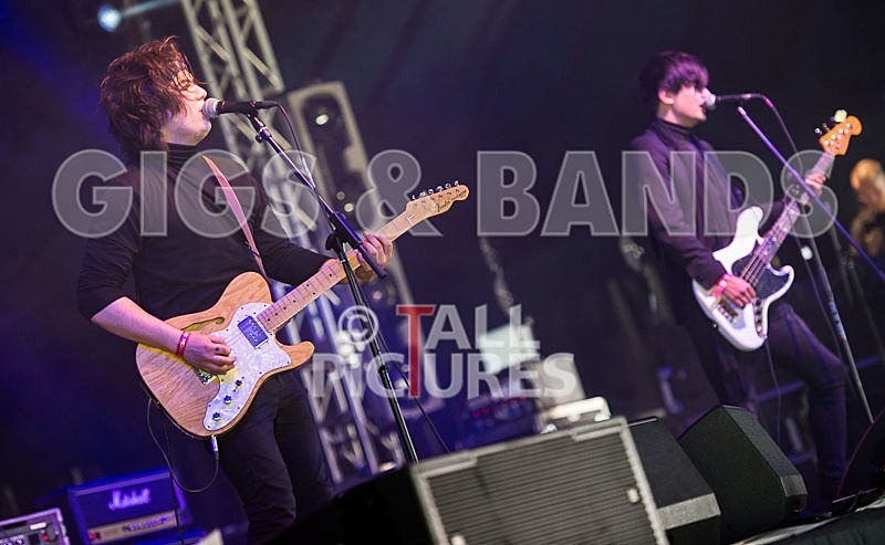 Raising Maisie-30 - RAISING MAISIE