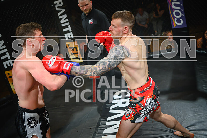 BOUT- 10 - Johan Pols v Ralph Pickering-36 - BOUT 10 - Johan Pols v Ralph Pickering