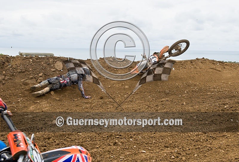 Moto-X_06-11-10-62 - MOTO-X_06-11-2010