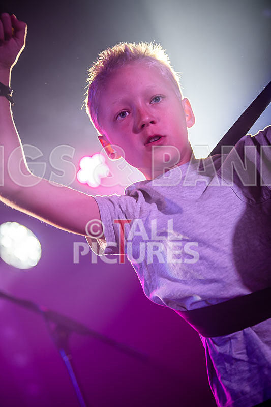 Motionless-19 - MOTIONLESS