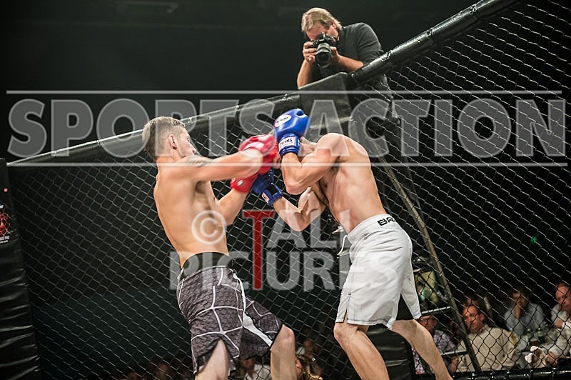 Cage Fighting_2012_Bout 1-5 - BOUT-1