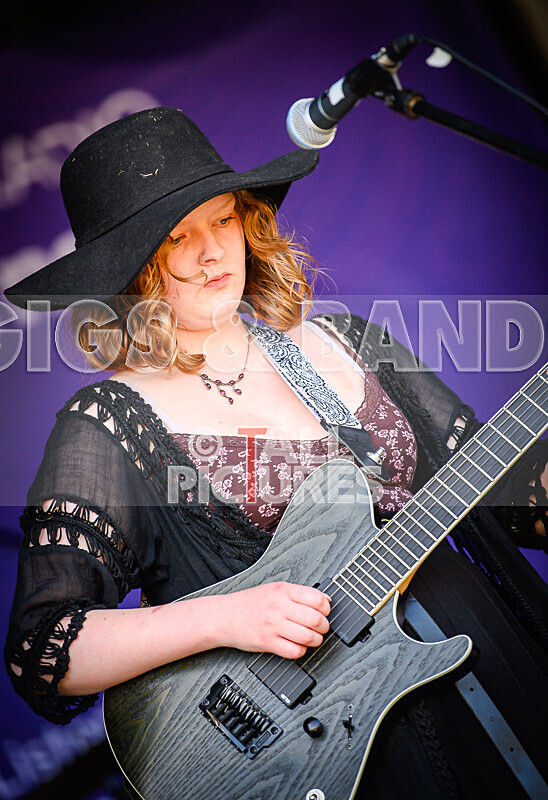 Kiya Ashton-40 - KIYA ASHTON