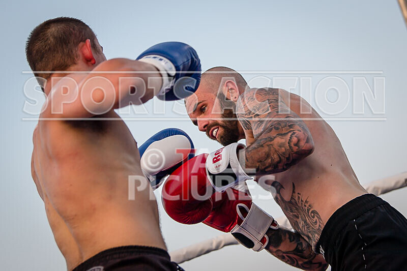 BOUT 14 - Koen -Kraken- Le Prevost v Lewis Bourgaize-31 - BOUT 14 - Koen 'Kraken' Le Prevost v Lewis Bourgaize