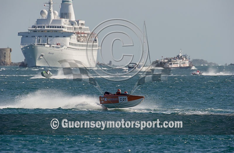 Powerboat Race_25-08-2013-24 - RACE-11 NORTH BEACH
