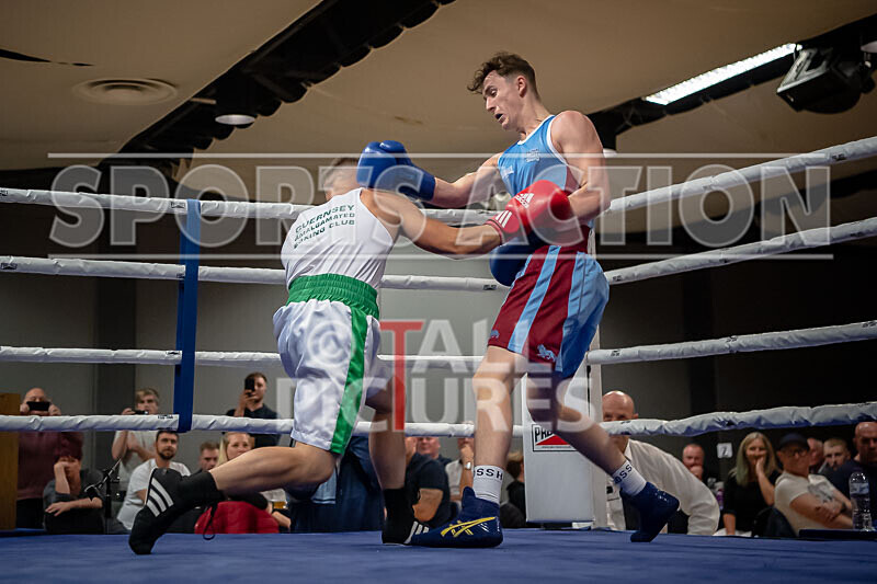 BOUT 11_Niall Adams v Blaine Lambert-34 - BOUT 11_Niall Adams v Blaine Lambert