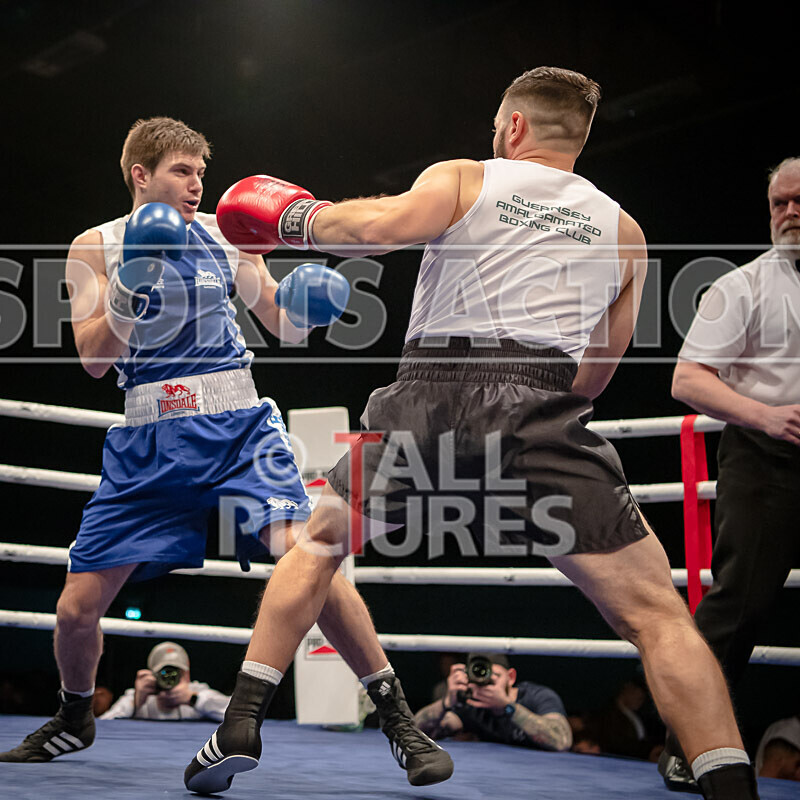 Bout 13_Rusian Gogercaks v Ben Clixby-2 - Bout 13_Rusian Gogercaks v Ben Clixby