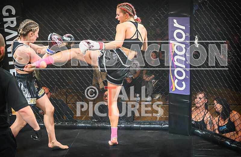 BOUT- 9 - Laura Douglas v Georgia Blumsom-48 - BOUT 9 - Laura Douglas v Georgia Blumsom