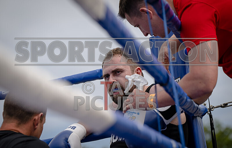 BOUT 1- Iron Mike Carre v Martin in Need of Help-24 - BOUT 1- 'Iron' Mike Carre v Martin 'in Need of' Help