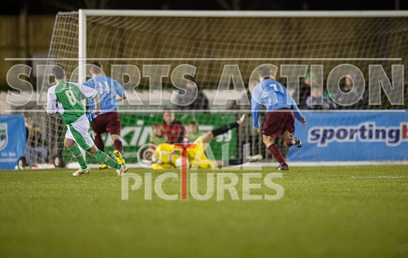 Guernsey FC v Horley Town-32 - GUERNSEY FC v HORLEY TOWN