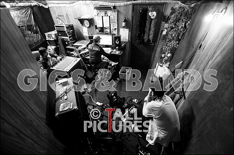 Teaspoonriverneck Studio Session-118_BW - TEASPOONRIVERNECK