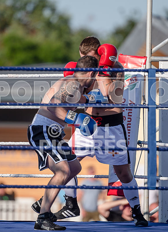 BOUT-3- Simon The Machine March v Rob The Brutal Brehaut-6 - BOUT-3 Simon 'The Machine' March v Rob 'The Brutal' Brehaut