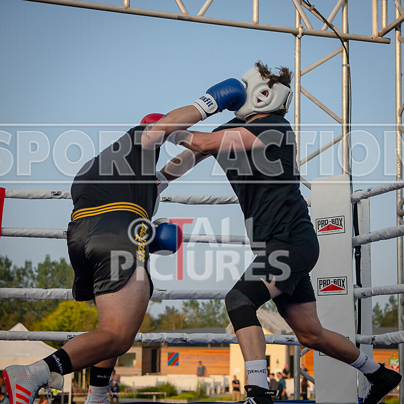 BOUT 12 - Ruairi -the Real Deal- ONeill v Jaques -Sharky- Colley-9 - BOUT 12 - Ruairi 'the Real Deal' O'Neill v Jaques 'Sharky' Colley