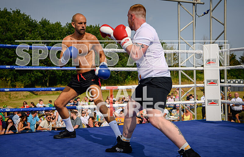 BOUT 3 - Dangerous Dan Cavanagh v Tim Scrappy Doo Rogers-16 - BOUT 3 - 'Dangerous' Dan Cavanagh v Tim 'Scrappy Doo' Rogers