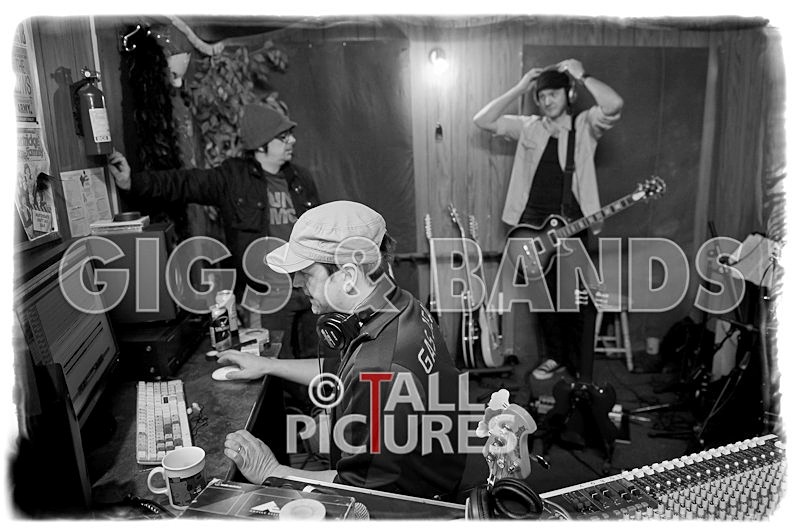 Teaspoonriverneck Studio Session-29_BW - TEASPOONRIVERNECK