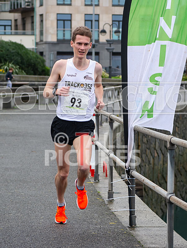 Chertsey House 5 Mile Run_2020-11 - CHERTSEY HOUSE ROAD RUN 2020